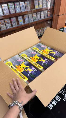 Koleksi kartu RAYCOLLECTIBLES